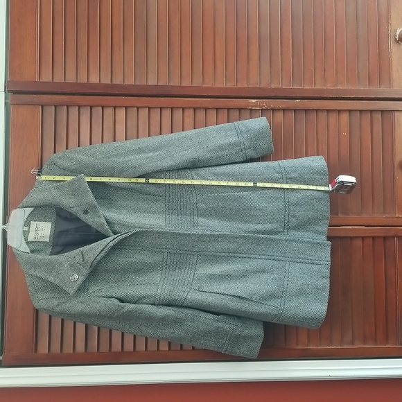 🖤 Macy's Esprit Black and White Herringbone Patterned Coat 🖤 - Picture 8 of 12